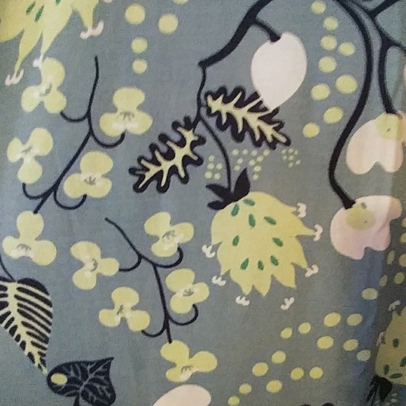 Julia - Picture 2 of 2